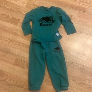 Matching roots tee and sweat pants